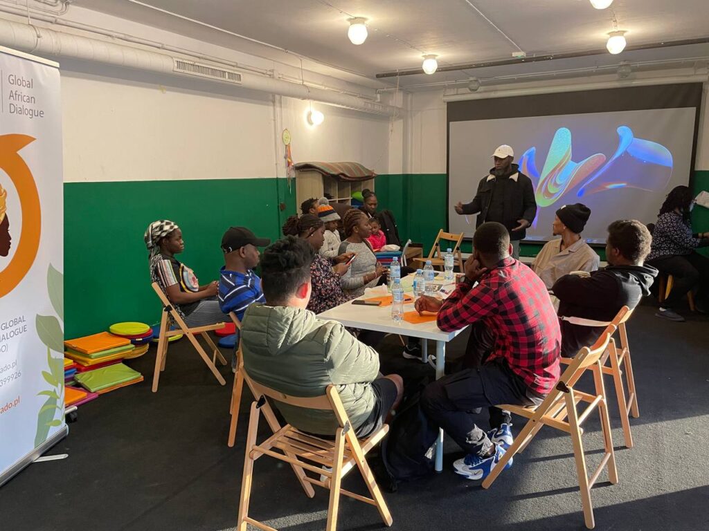 5872723648605963236_121