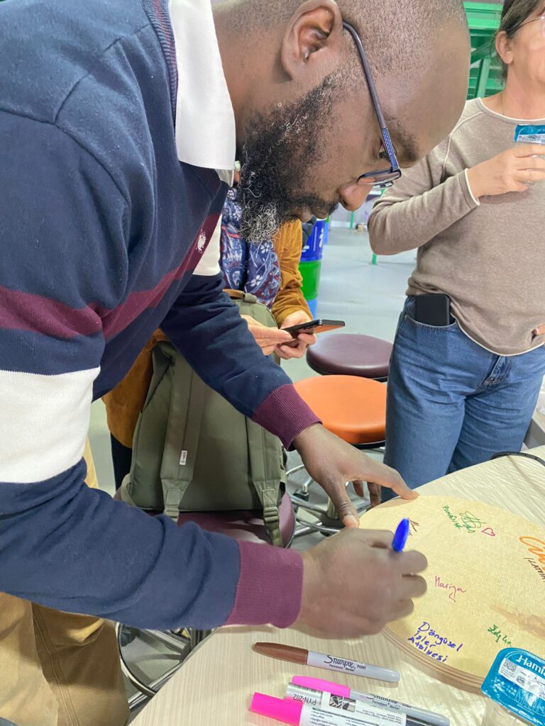 5af62c98-cad3-483d-a4aa-740aaff20d63