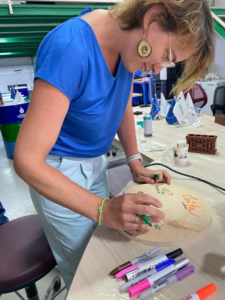 6af43405-1922-4818-bc4b-535030e33e23